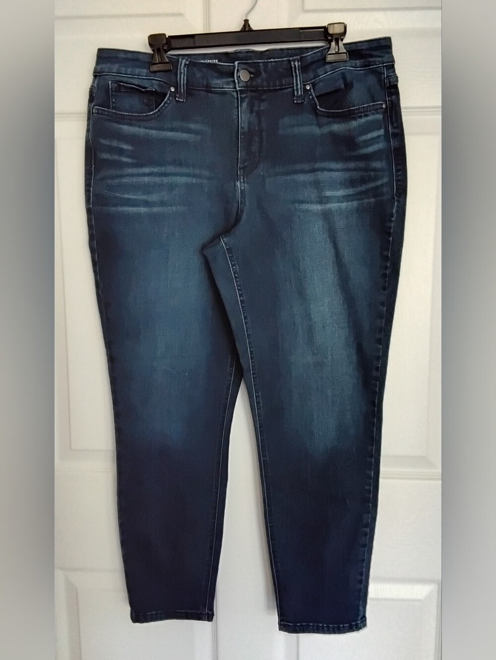 Crown & Ivey Women's Dark Blue Stretch Skinny Jeans